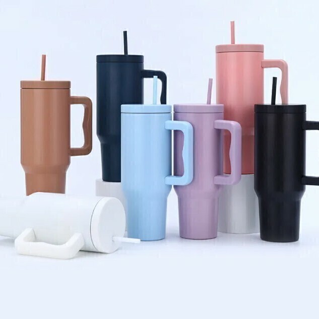 COPO TÉRMICO COM TAMPA  DE ROSCA 